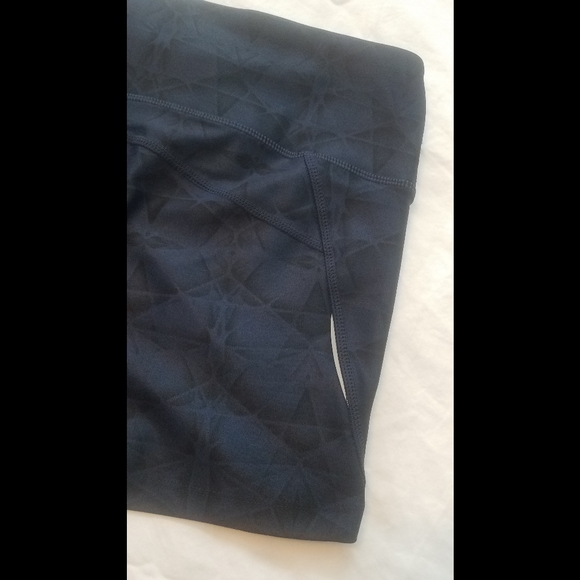 NWOT - MPG Electrolyte 3" hot shorts - Picture 5 of 9